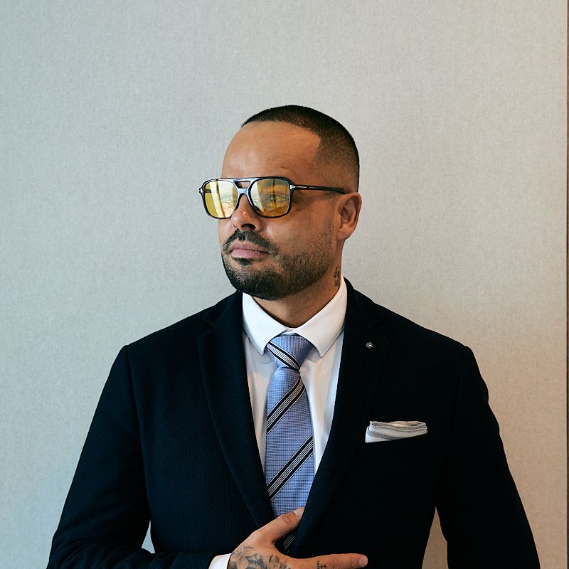 Ferry, Emprendedor en Dubái